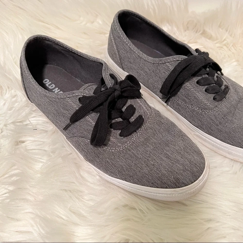 Old Navy Men's Size 9 Lace-Up Sneakers Medium Gray Heather